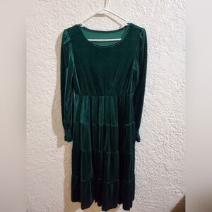 BRAND NEW. Tiered Velvet Hunter Green Midi Dress.